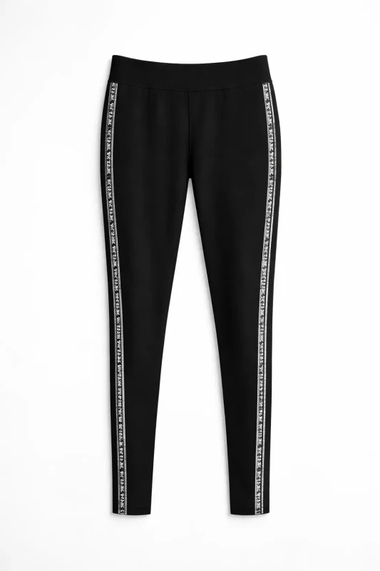 ليغينغز بخطوط كتابية أحادية اللون